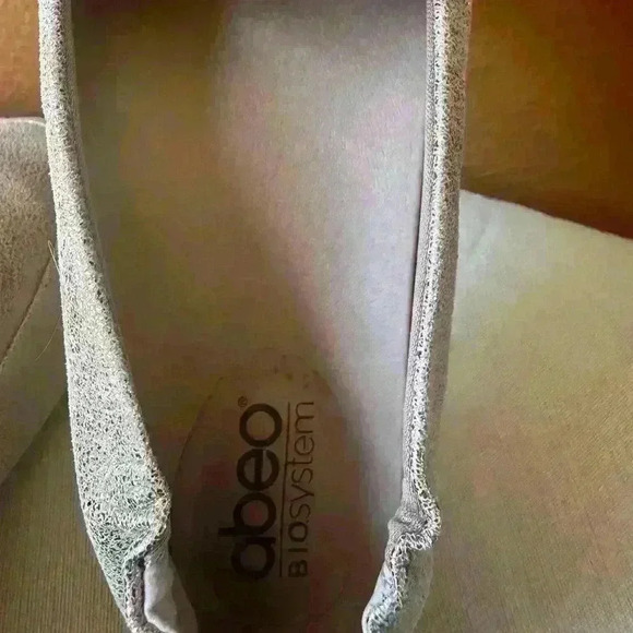 Abeo “Jean 11” Taupe Metallic Leather Slip On Loafer Size 8 Narrow Like New! - Picture 10 of 12